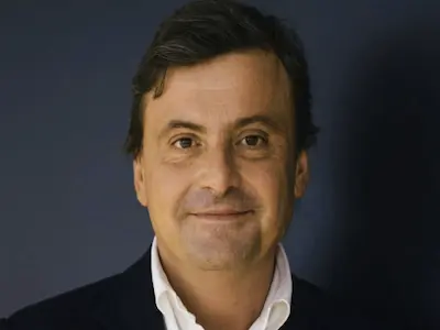 Carlo Calenda raccomanda Amalixio